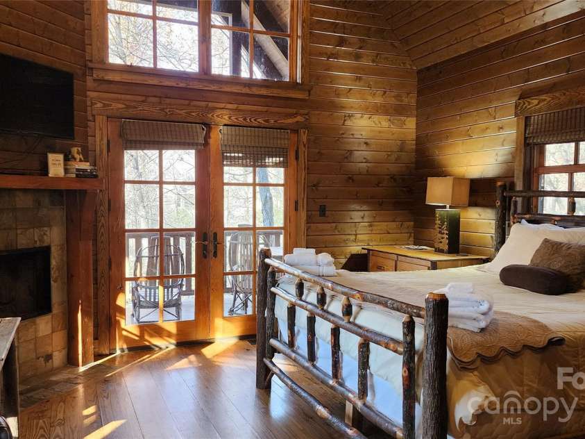 5 Chaucer Road, Black Mountain, NC 28711.  MLS# CAR4182030, YatesRealty ID 780. 