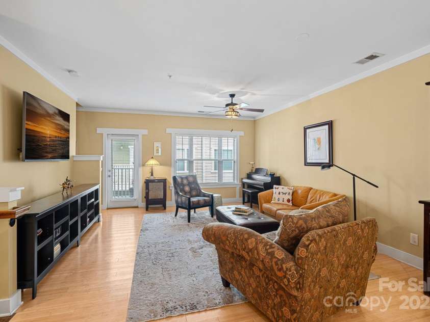 1733-C Matheson Avenue, Charlotte, NC 28205.  MLS# CAR4213118, YatesRealty ID 7802. Adjoins Kitchen