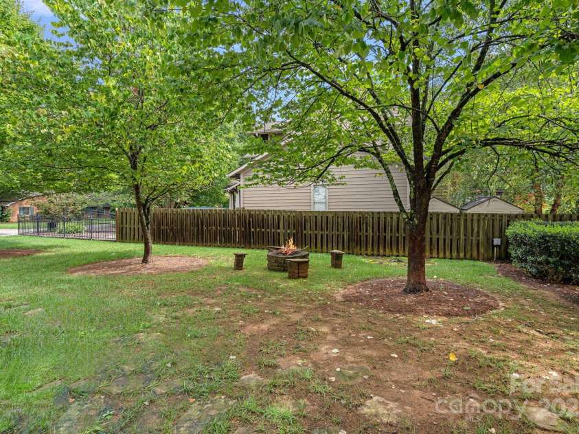 1733-C Matheson Avenue, Charlotte, NC 28205.  MLS# CAR4213118, YatesRealty ID 7802. Courtyard Firepit