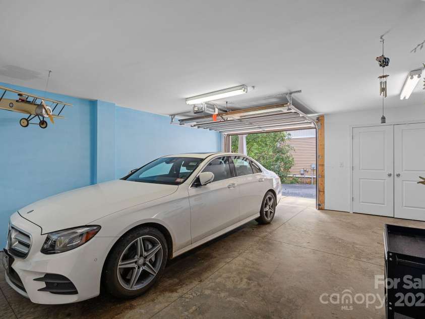1733-C Matheson Avenue, Charlotte, NC 28205.  MLS# CAR4213118, YatesRealty ID 7802. Huge Garage!!