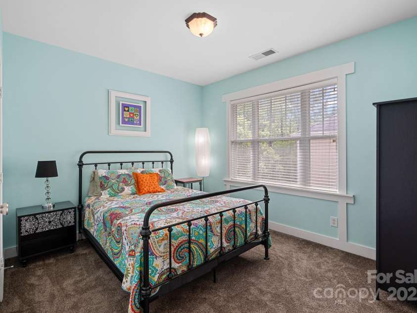 1733-C Matheson Avenue, Charlotte, NC 28205.  MLS# CAR4213118, YatesRealty ID 7802. Nice Secondary BR