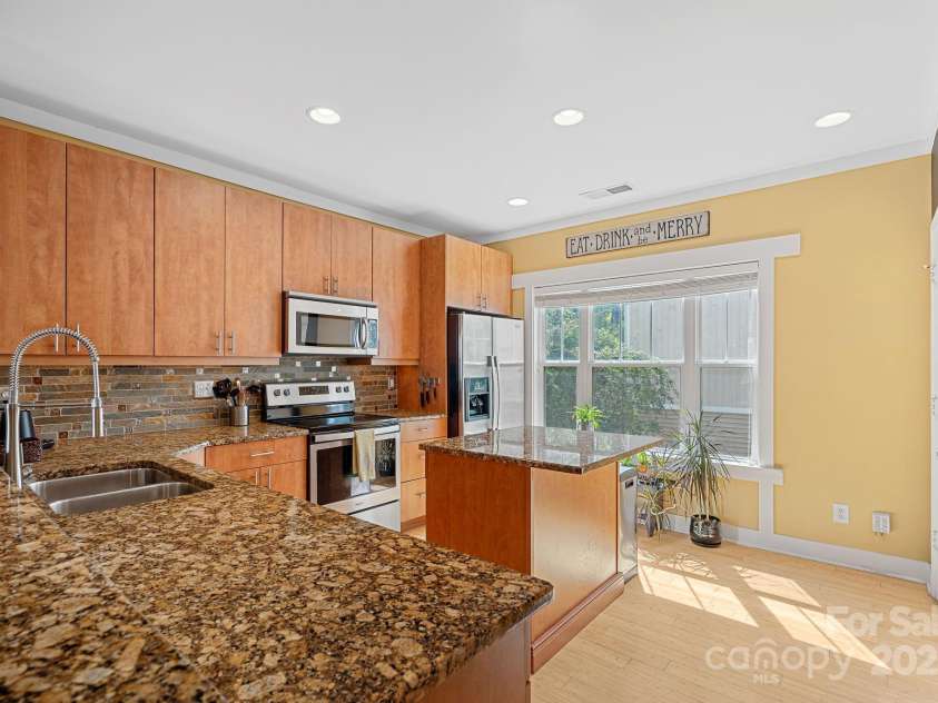 1733-C Matheson Avenue, Charlotte, NC 28205.  MLS# CAR4213118, YatesRealty ID 7802. Plenty of Natural Light