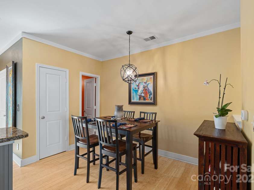 1733-C Matheson Avenue, Charlotte, NC 28205.  MLS# CAR4213118, YatesRealty ID 7802. Spacious Dining Area