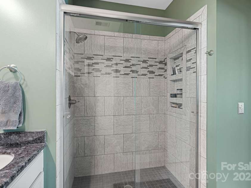 1733-C Matheson Avenue, Charlotte, NC 28205.  MLS# CAR4213118, YatesRealty ID 7802. Updated Primary Bath