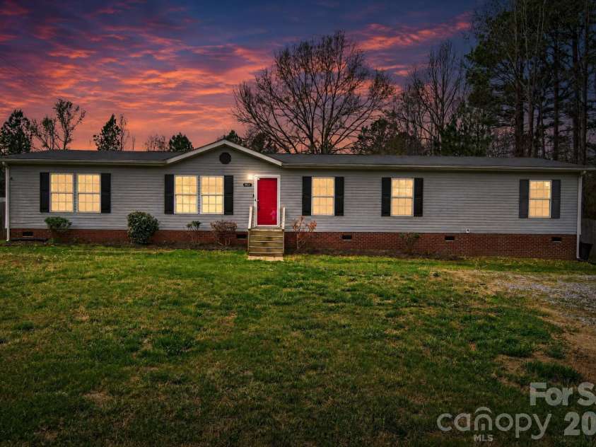 922 Lavender Road, Grover, NC 28073.  MLS# CAR4364394, YatesRealty ID 7804. 