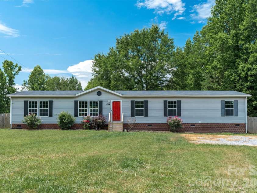 922 Lavender Road, Grover, NC 28073.  MLS# CAR4403169, YatesRealty ID 7804. 