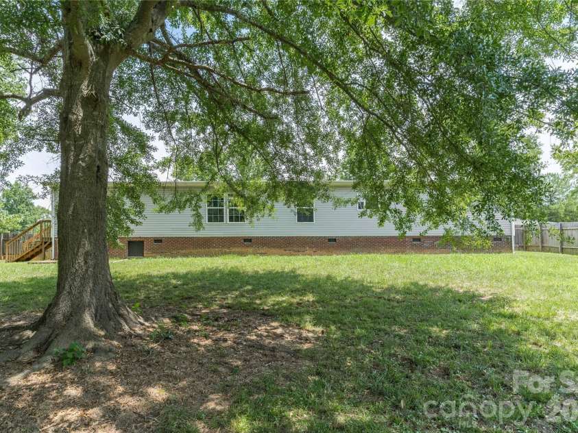 922 Lavender Road, Grover, NC 28073.  MLS# CAR4403169, YatesRealty ID 7804. Backyard