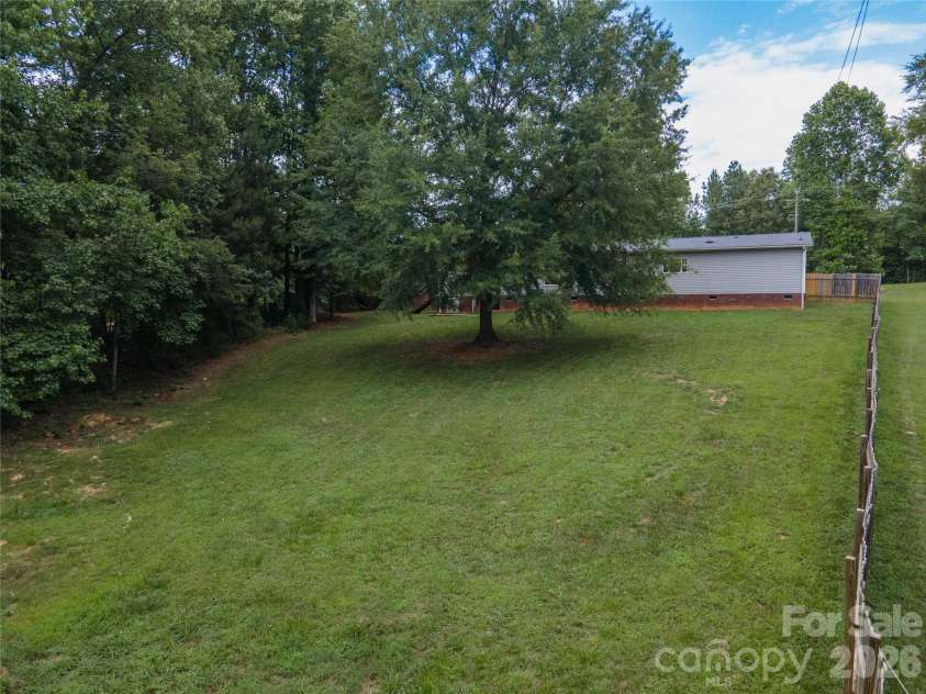 922 Lavender Road, Grover, NC 28073.  MLS# CAR4403169, YatesRealty ID 7804. Fenced in backyard