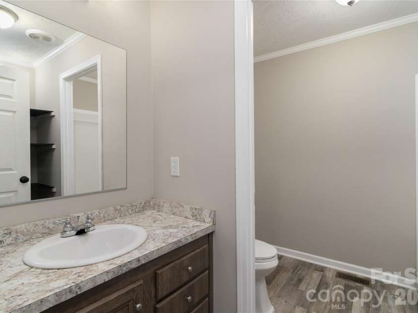 922 Lavender Road, Grover, NC 28073.  MLS# CAR4403169, YatesRealty ID 7804. Full Bath #2