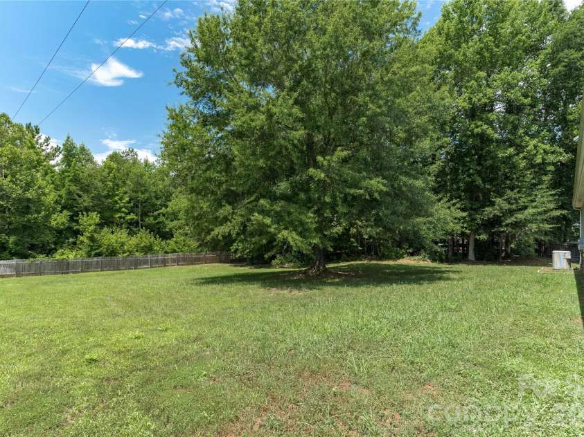922 Lavender Road, Grover, NC 28073.  MLS# CAR4403169, YatesRealty ID 7804. Large Backyard