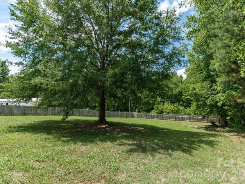 922 Lavender Road, Grover, NC 28073.  MLS# CAR4403169, YatesRealty ID 7804. Large Backyard