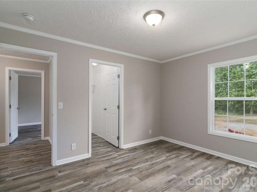 922 Lavender Road, Grover, NC 28073.  MLS# CAR4403169, YatesRealty ID 7804. Walk-in Closet