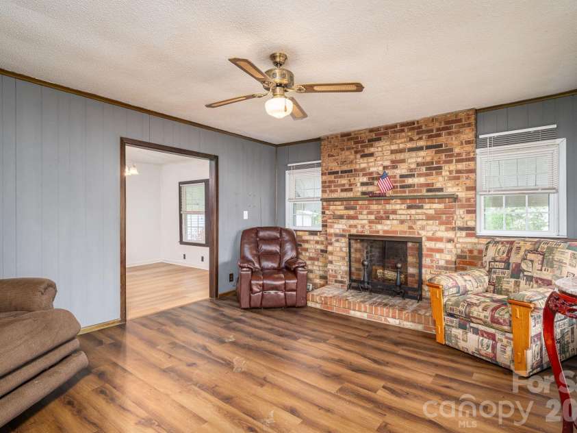 111 Carlton Street, Dallas, NC 28034.  MLS# CAR4364397, YatesRealty ID 7805. 