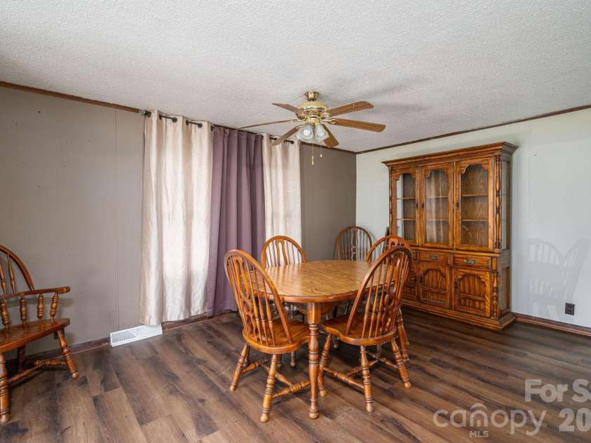 111 Carlton Street, Dallas, NC 28034.  MLS# CAR4364397, YatesRealty ID 7805. 
