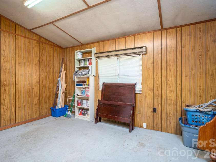 111 Carlton Street, Dallas, NC 28034.  MLS# CAR4364397, YatesRealty ID 7805. 
