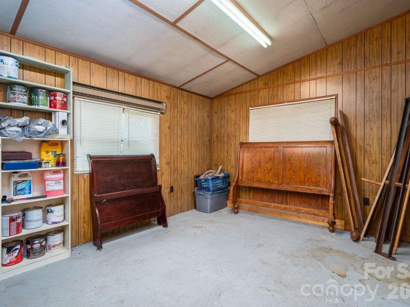 111 Carlton Street, Dallas, NC 28034.  MLS# CAR4364397, YatesRealty ID 7805. 