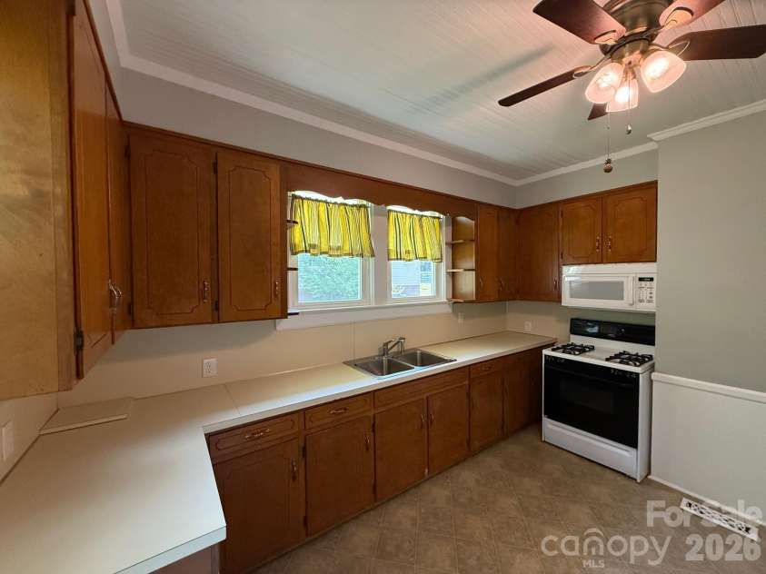 201 Little Street, Wadesboro, NC 28170.  MLS# CAR4364373, YatesRealty ID 7807. 