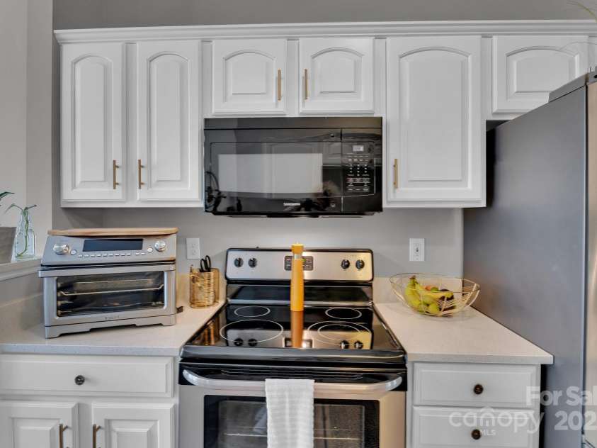 5341 Jocelyn Lane, Charlotte, NC 28269.  MLS# CAR4238187, YatesRealty ID 7807. 