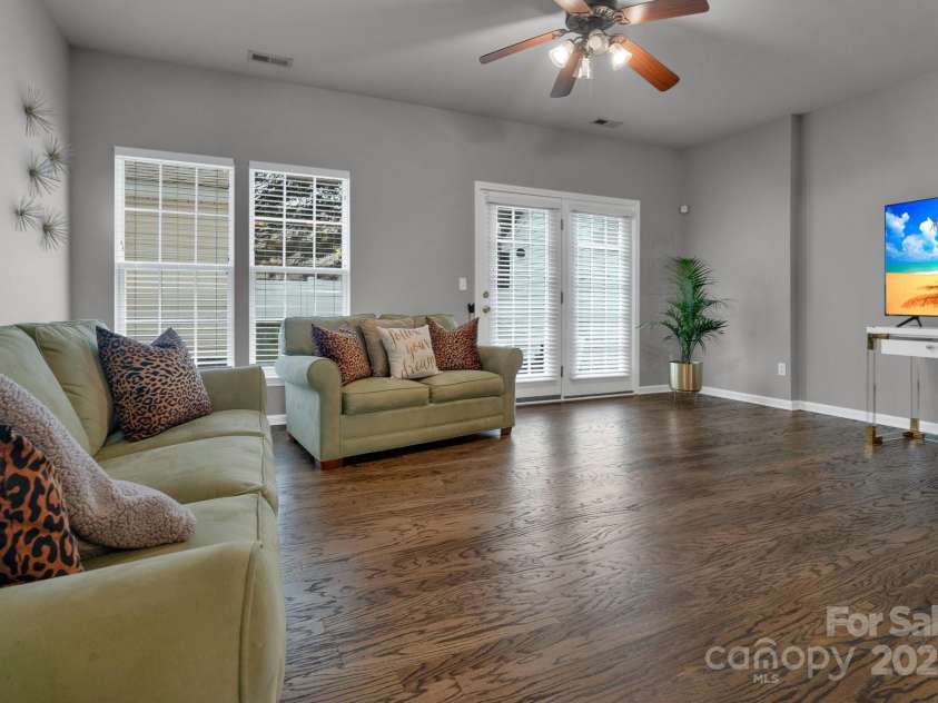 5341 Jocelyn Lane, Charlotte, NC 28269.  MLS# CAR4238187, YatesRealty ID 7807. 