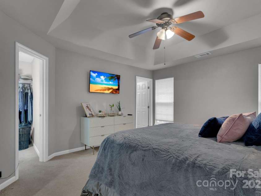 5341 Jocelyn Lane, Charlotte, NC 28269.  MLS# CAR4238187, YatesRealty ID 7807. 