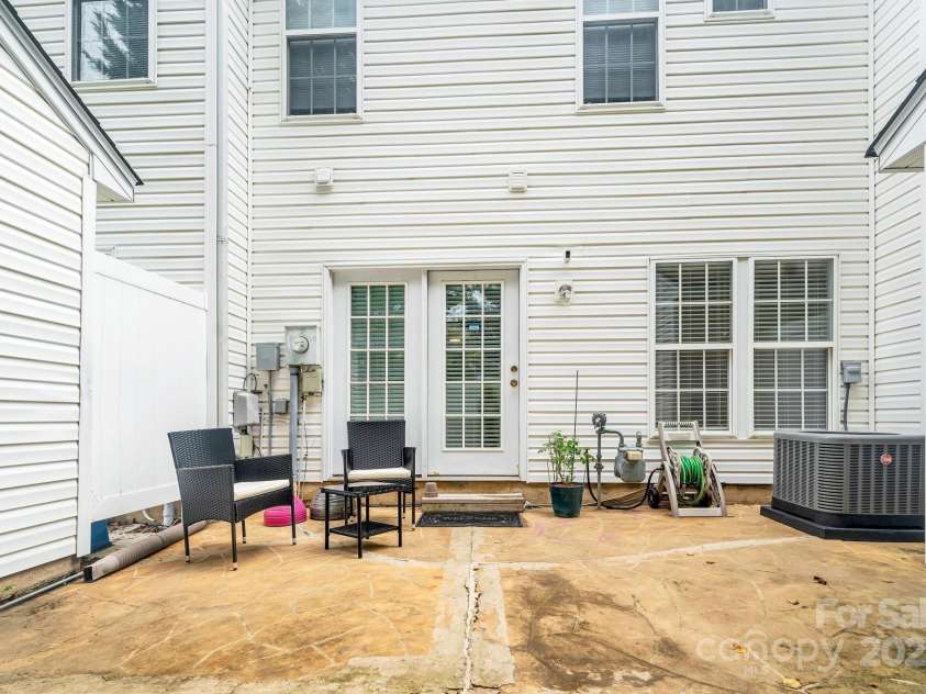 5341 Jocelyn Lane, Charlotte, NC 28269.  MLS# CAR4238187, YatesRealty ID 7807. 