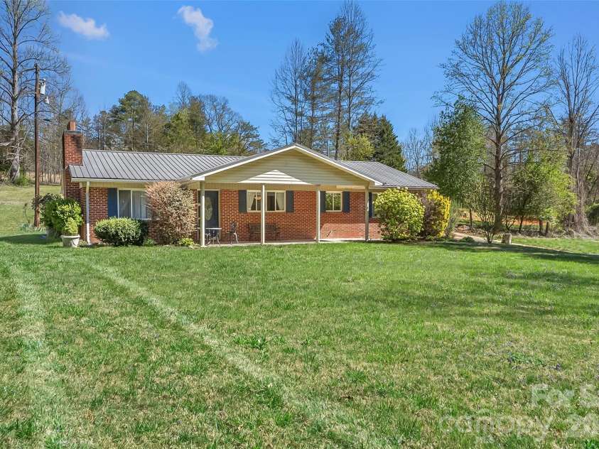 512 Paxton Creek Road, Marion, NC 28752.  MLS# CAR4358040, YatesRealty ID 7808. 