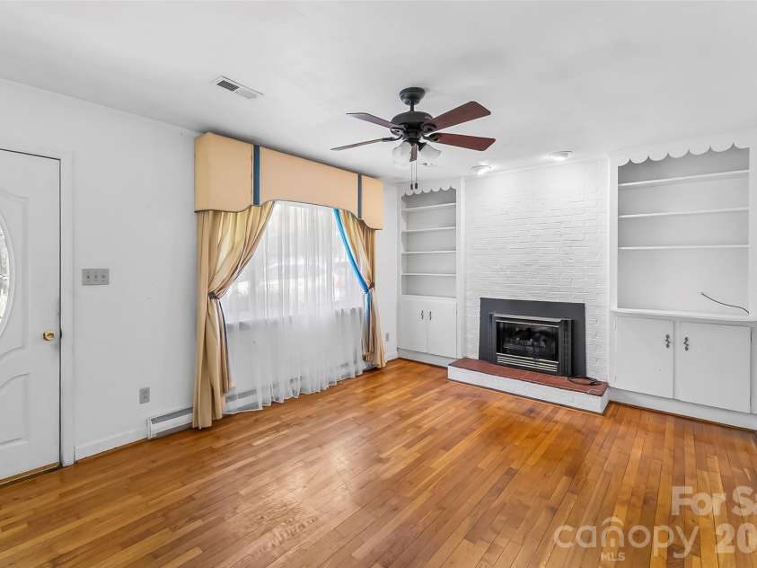 512 Paxton Creek Road, Marion, NC 28752.  MLS# CAR4358040, YatesRealty ID 7808. 