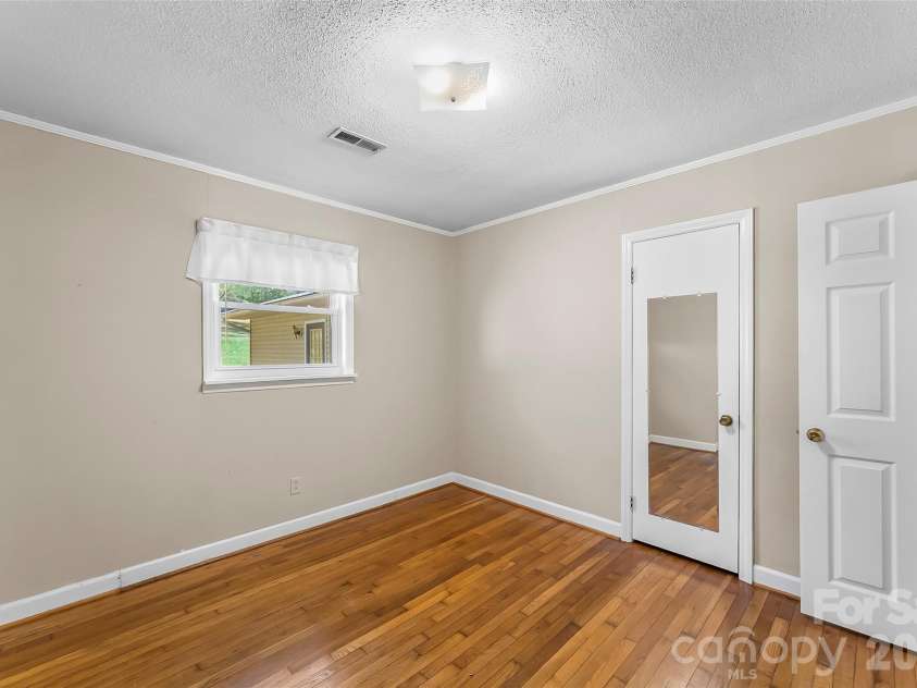 512 Paxton Creek Road, Marion, NC 28752.  MLS# CAR4358040, YatesRealty ID 7808. 