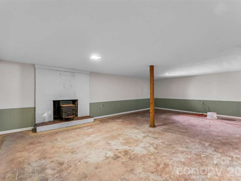 512 Paxton Creek Road, Marion, NC 28752.  MLS# CAR4358040, YatesRealty ID 7808. 