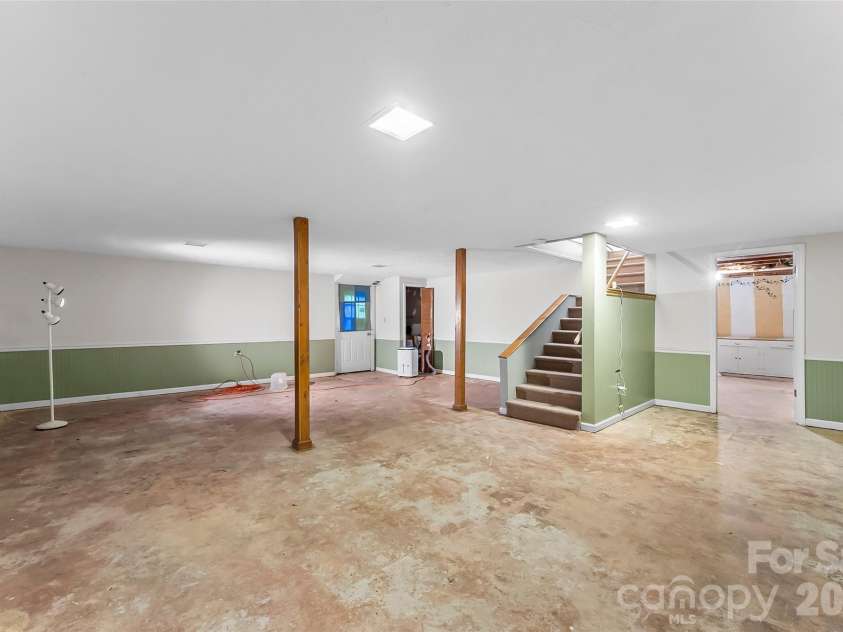 512 Paxton Creek Road, Marion, NC 28752.  MLS# CAR4358040, YatesRealty ID 7808. 
