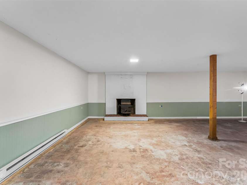 512 Paxton Creek Road, Marion, NC 28752.  MLS# CAR4358040, YatesRealty ID 7808. 