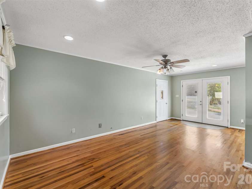 512 Paxton Creek Road, Marion, NC 28752.  MLS# CAR4358040, YatesRealty ID 7808. 