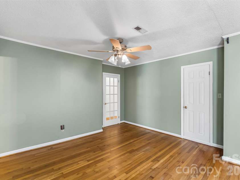 512 Paxton Creek Road, Marion, NC 28752.  MLS# CAR4358040, YatesRealty ID 7808. 