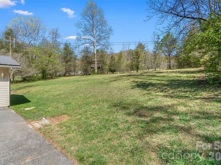 512 Paxton Creek Road, Marion, NC 28752.  MLS# CAR4358040, YatesRealty ID 7808. 