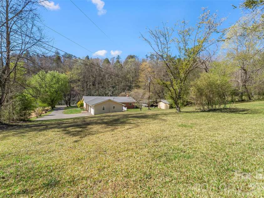 512 Paxton Creek Road, Marion, NC 28752.  MLS# CAR4358040, YatesRealty ID 7808. 
