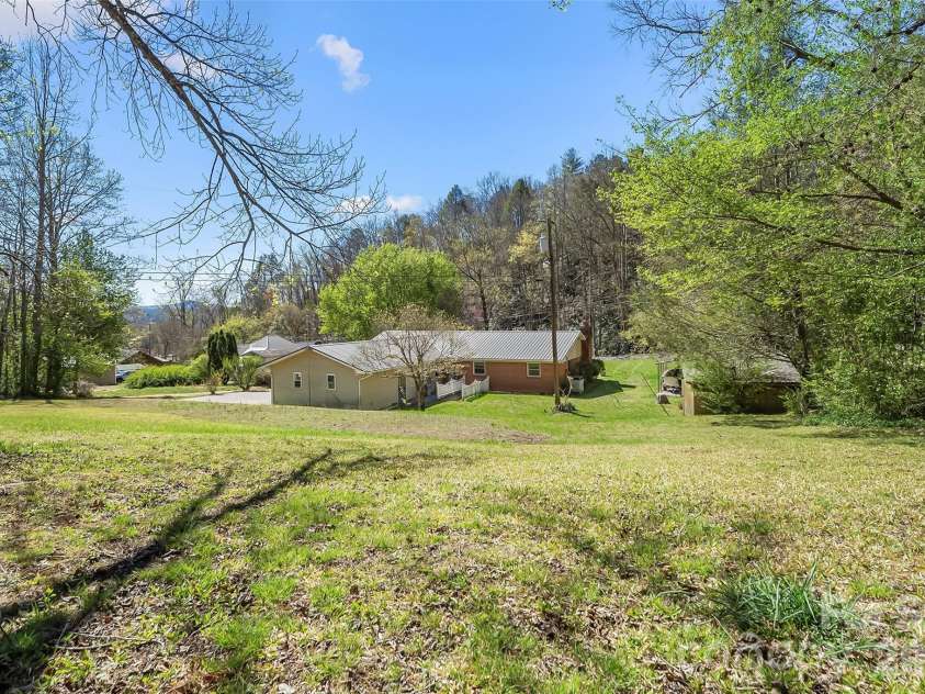 512 Paxton Creek Road, Marion, NC 28752.  MLS# CAR4358040, YatesRealty ID 7808. 