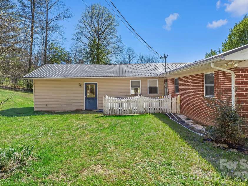 512 Paxton Creek Road, Marion, NC 28752.  MLS# CAR4358040, YatesRealty ID 7808. 