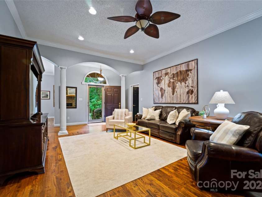 10235 Mount Holly Road, Charlotte, NC 28214.  MLS# CAR4177384, YatesRealty ID 781. 