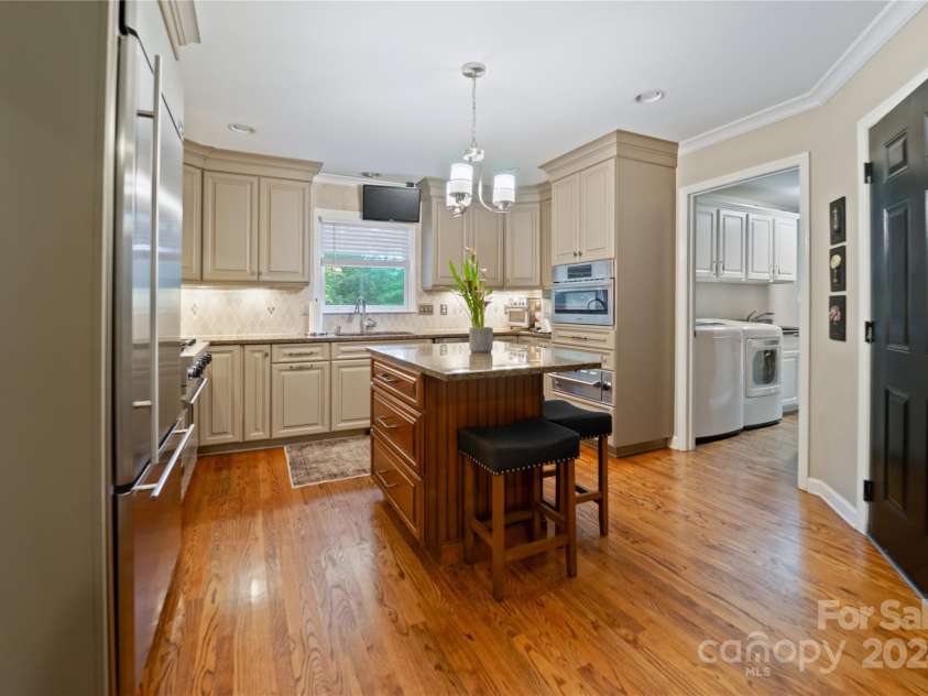 10235 Mount Holly Road, Charlotte, NC 28214.  MLS# CAR4177384, YatesRealty ID 781. 