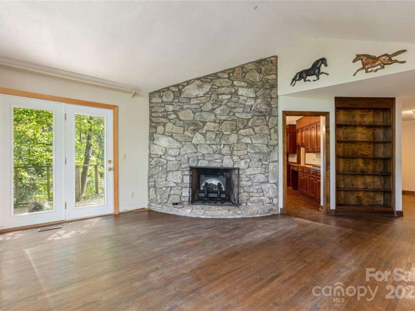 120 Pinewood Circle, Laurel Park, NC 28739.  MLS# CAR4187518, YatesRealty ID 7811. 