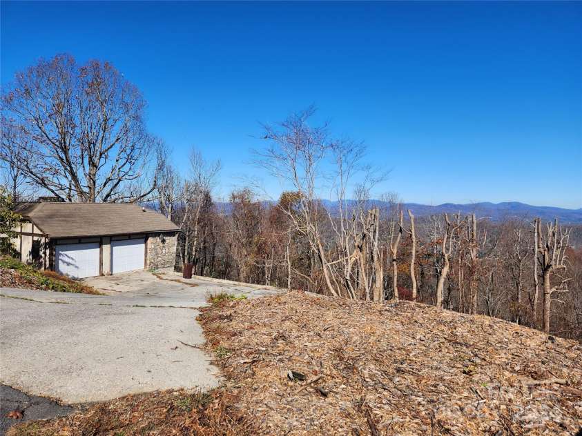 120 Pinewood Circle, Laurel Park, NC 28739.  MLS# CAR4187518, YatesRealty ID 7811. 
