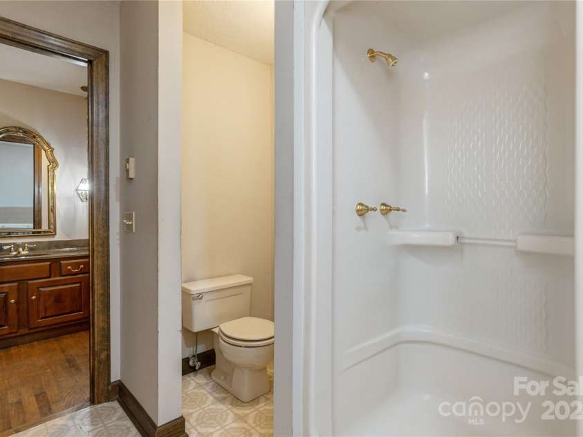 120 Pinewood Circle, Laurel Park, NC 28739.  MLS# CAR4187518, YatesRealty ID 7811. Primary Bathroom