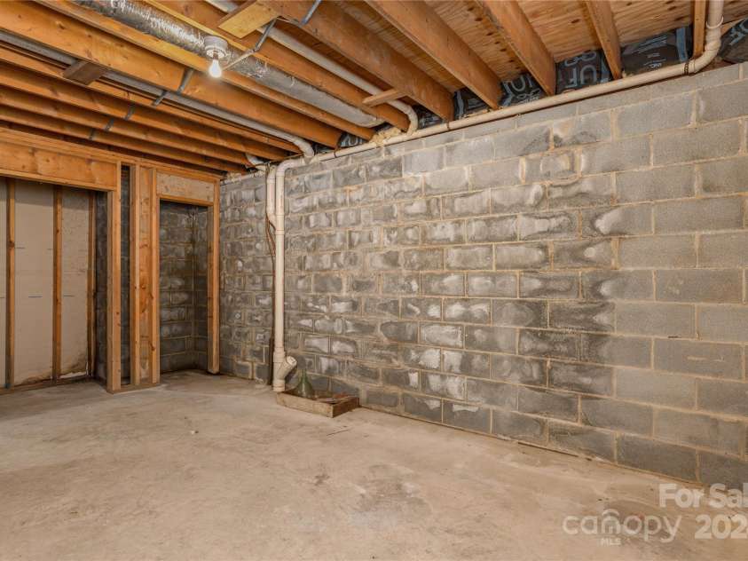 120 Pinewood Circle, Laurel Park, NC 28739.  MLS# CAR4187518, YatesRealty ID 7811. Unfinished Area