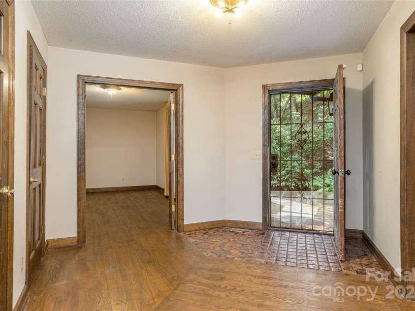 120 Pinewood Circle, Laurel Park, NC 28739.  MLS# CAR4187518, YatesRealty ID 7811. Welcoming Foyer with 2 Large Closets