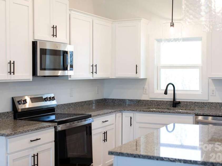 4018 Deerstone Lane, Clover, SC 29710.  MLS# CAR4364471, YatesRealty ID 7811. Kitchen
