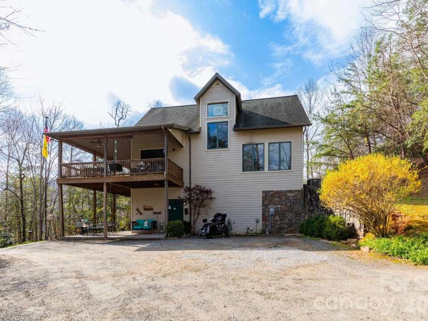 75 mypie Drive, Sylva, NC 28779.  MLS# CAR4364541, YatesRealty ID 7814. 