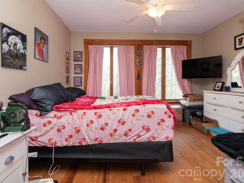 75 mypie Drive, Sylva, NC 28779.  MLS# CAR4364541, YatesRealty ID 7814. 