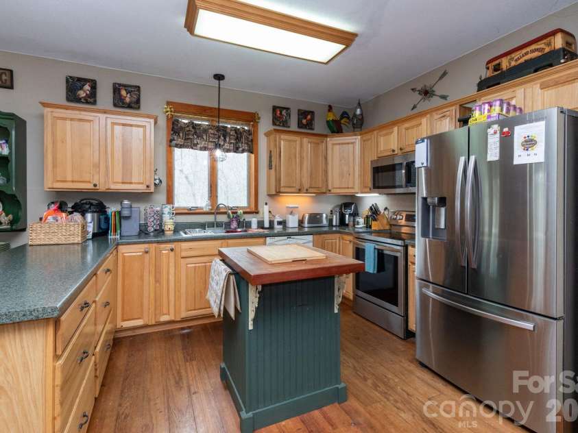 75 mypie Drive, Sylva, NC 28779.  MLS# CAR4364541, YatesRealty ID 7814. 