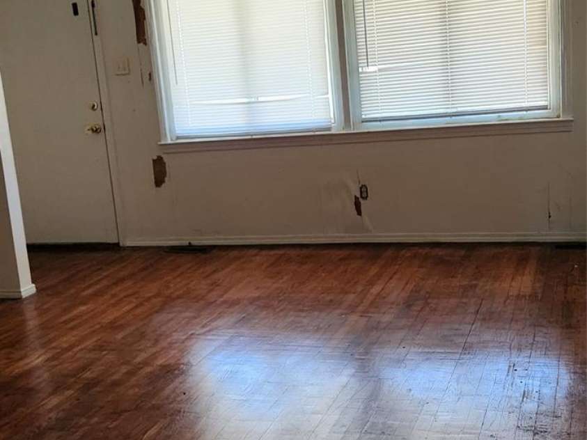 835 Maple Avenue, Salisbury, NC 28144.  MLS# CAR4321792, YatesRealty ID 7814. Living room