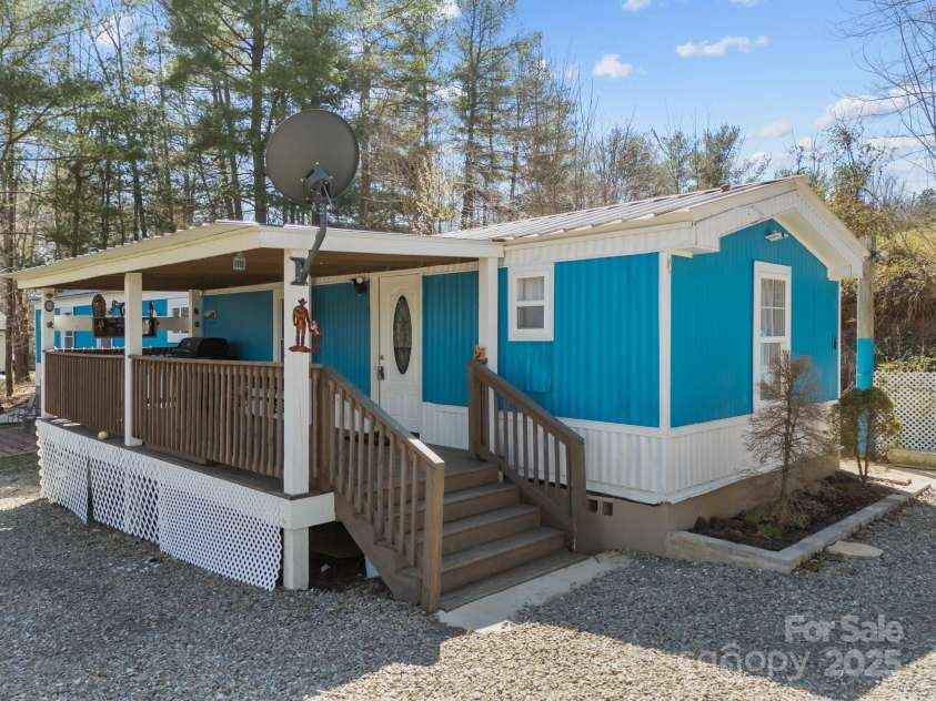 16 Blue Sky Drive, Leicester, NC 28748.  MLS# CAR4235310, YatesRealty ID 7815. 